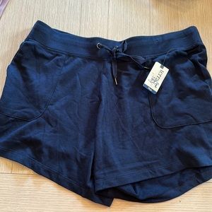 NWT Terra & Sky women’s shorts